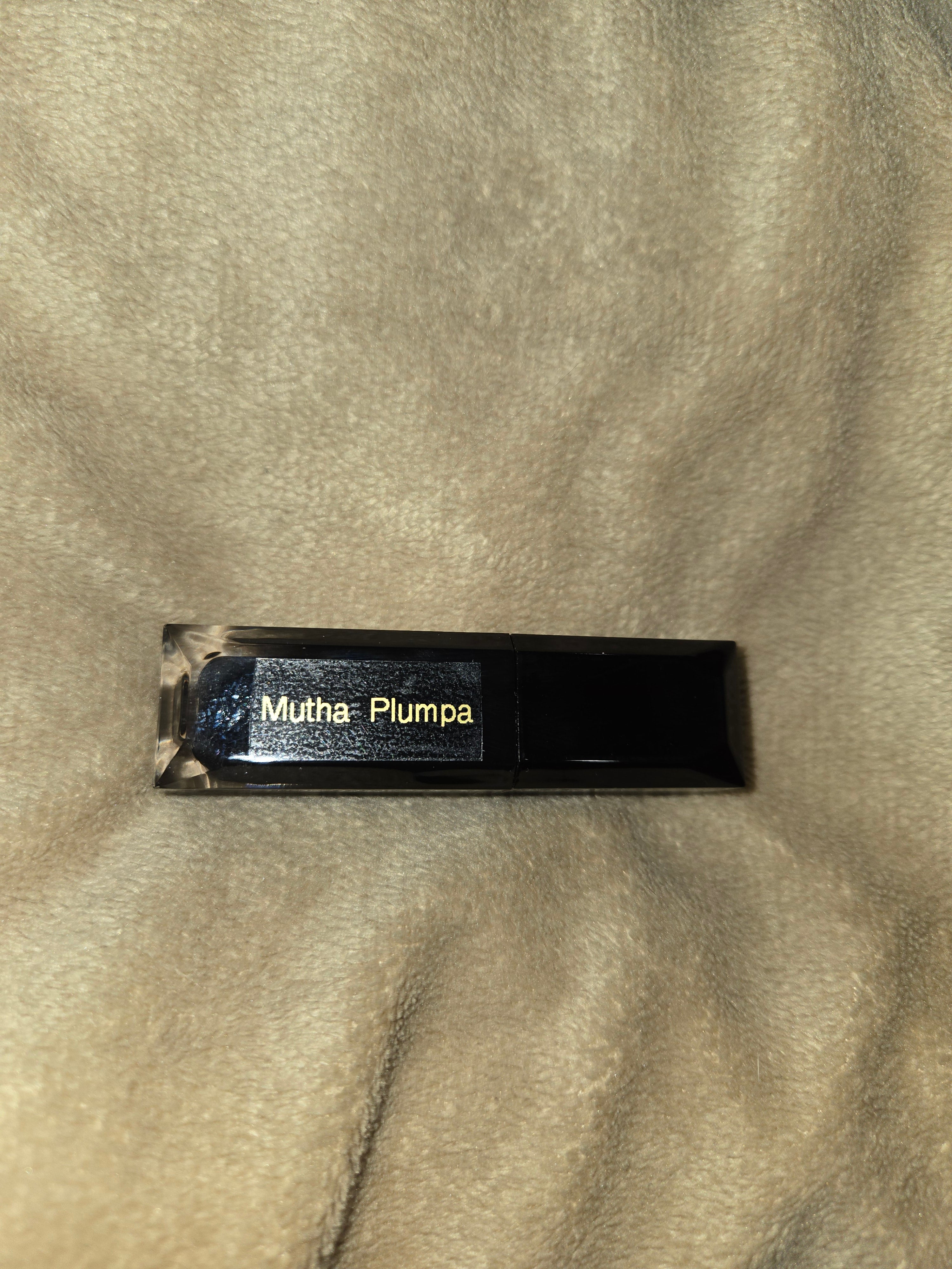 Mutha Plumpa lip oil