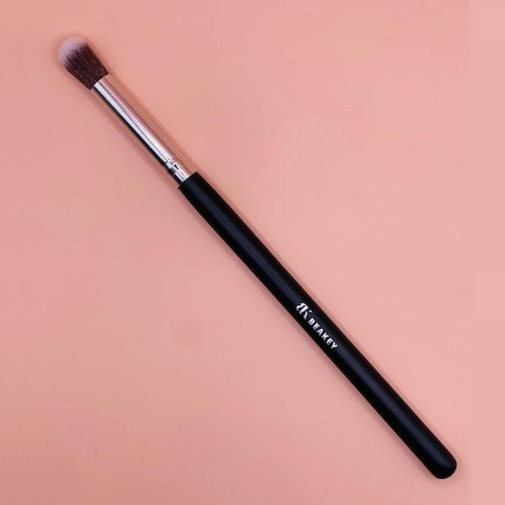 Blooming/Detail Powder Brush
