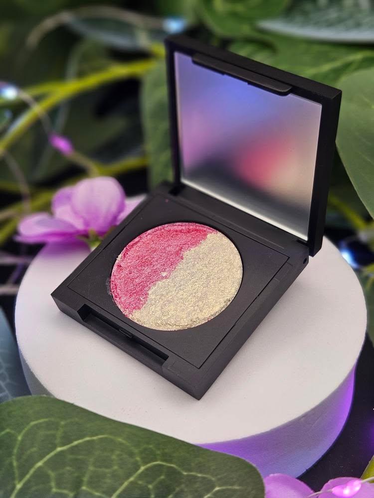 Invincible blush/highlighter duo