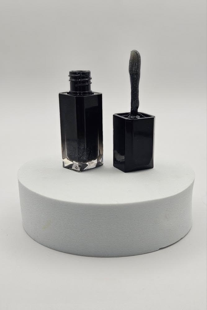 Mutha Plumpa lip oil