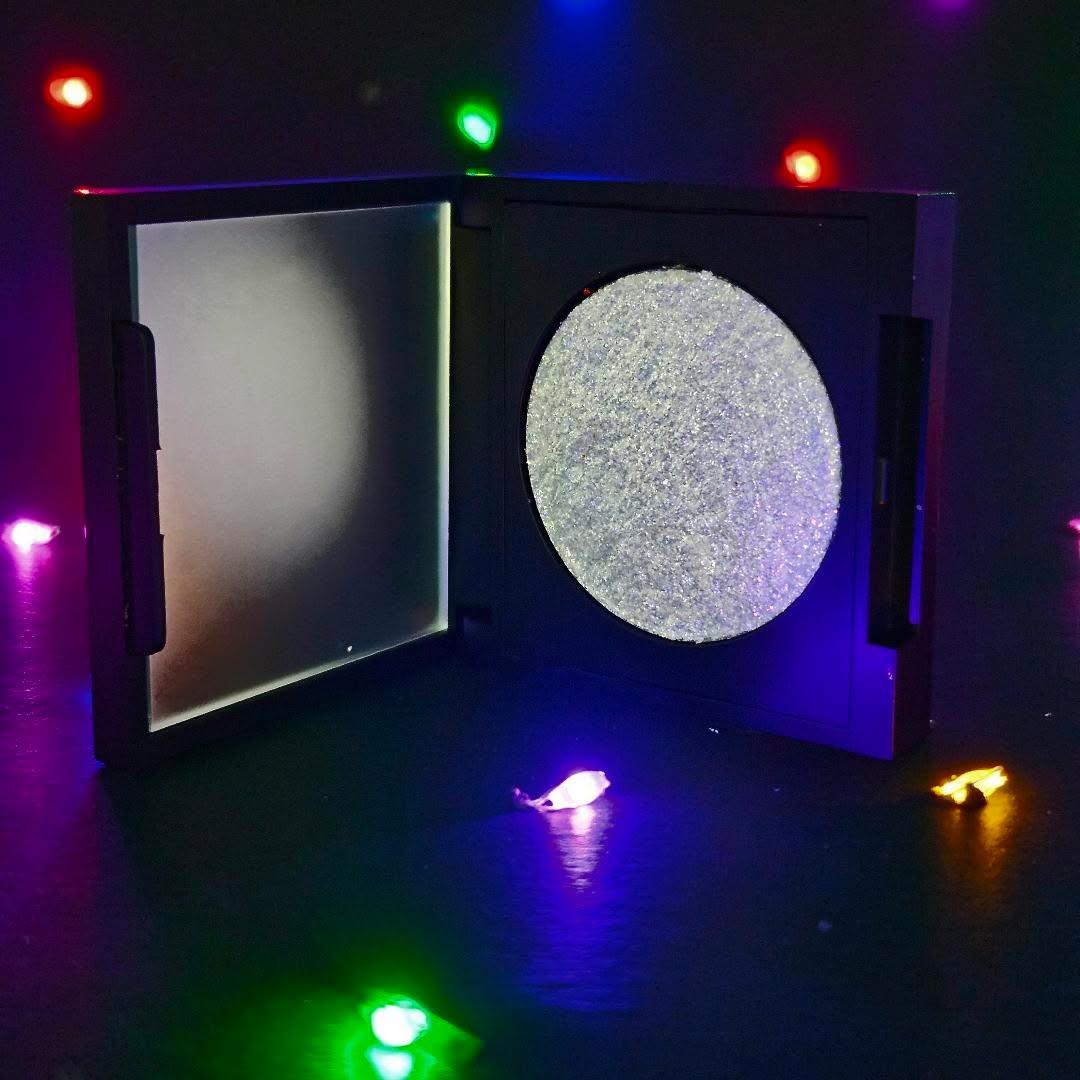 Sparkling Lights highlighter